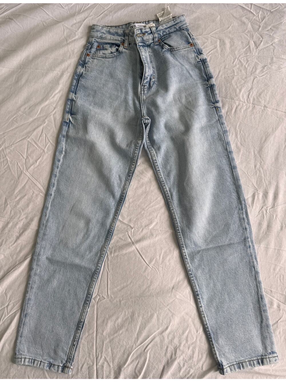 Zara Straight Leg Jeans USA 0/EUR 32